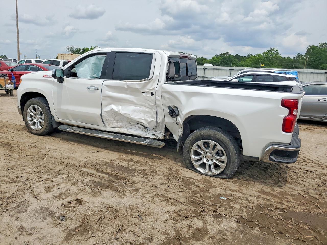 2023 CHEVROLET SILVERADO K1500 LTZ photo 3