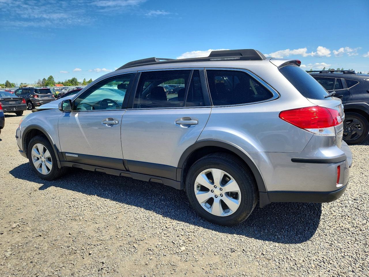 2010 SUBARU OUTBACK 2.5I PREMIUM photo 3