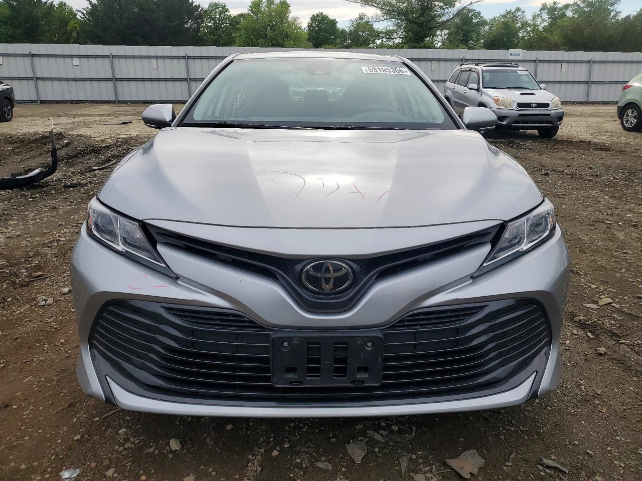 2020 TOYOTA CAMRY LE photo 5