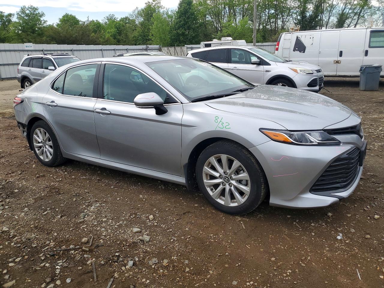 2020 TOYOTA CAMRY LE photo 4