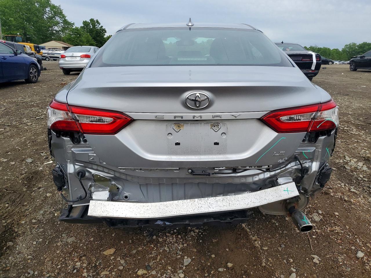 2020 TOYOTA CAMRY LE photo 6