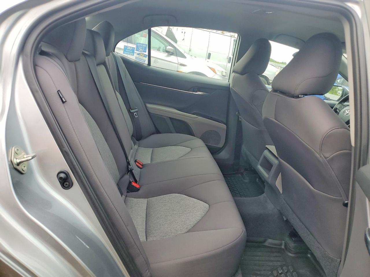 2020 TOYOTA CAMRY LE photo 10