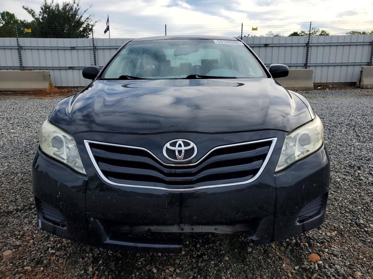 2010 TOYOTA CAMRY BASE photo 9