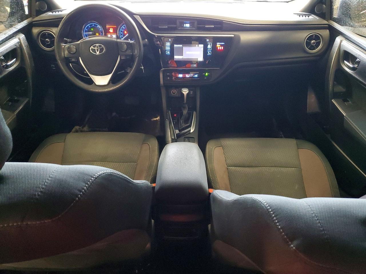 2019 TOYOTA COROLLA L photo 8