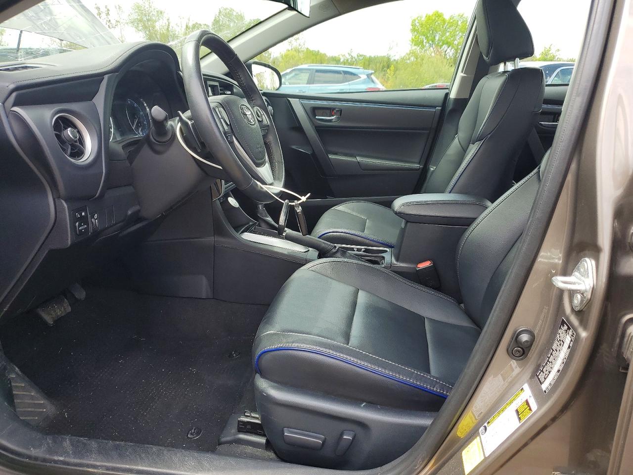 2017 TOYOTA COROLLA XSE photo 19