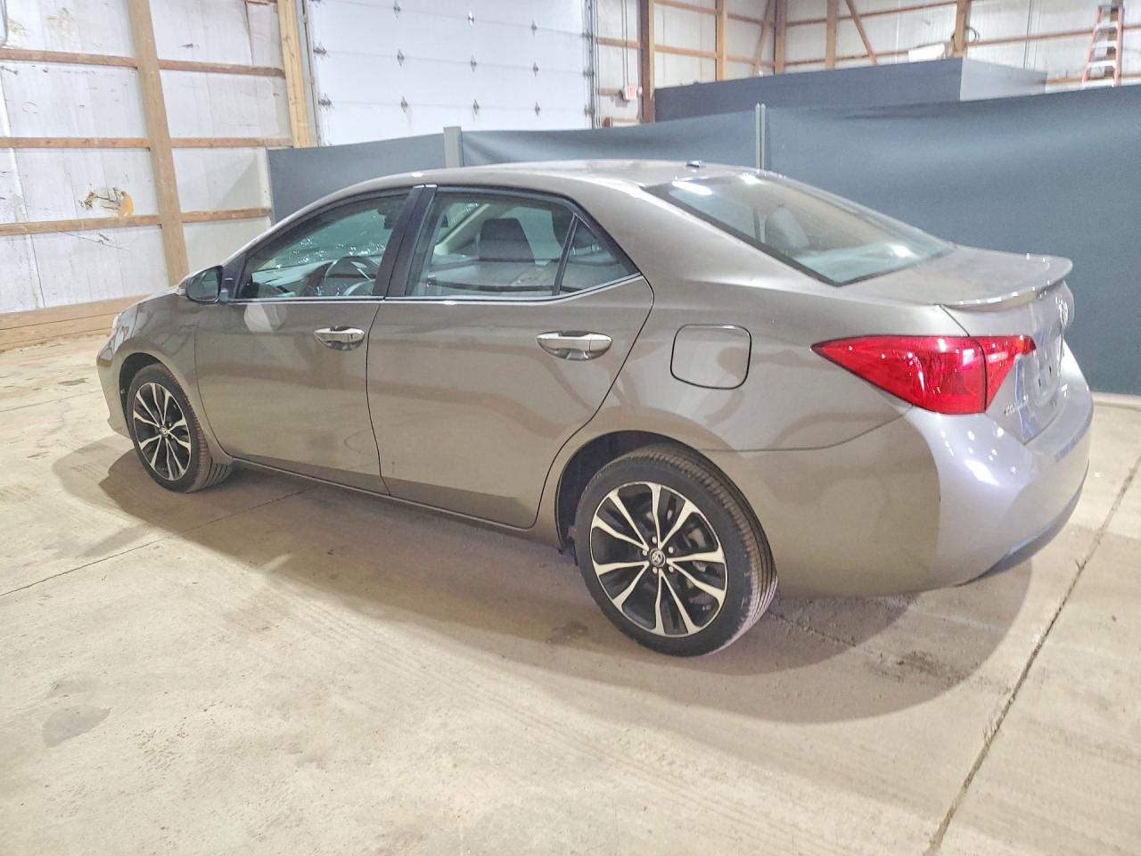 2017 TOYOTA COROLLA XSE photo 4