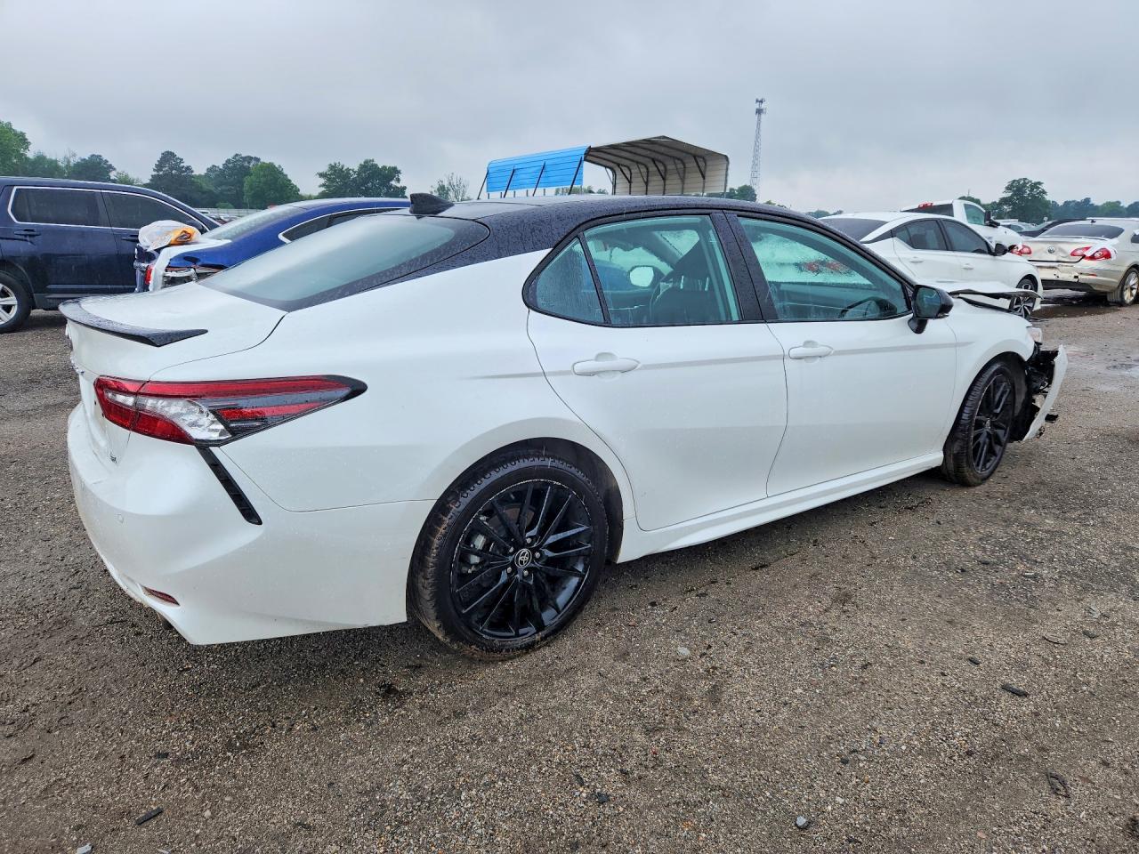 2022 TOYOTA CAMRY XSE photo 5