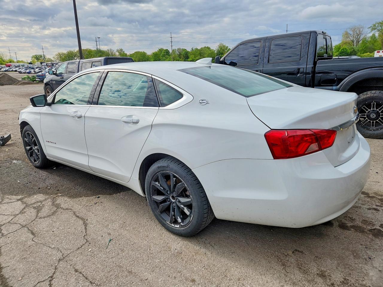 2018 CHEVROLET IMPALA LT photo 4