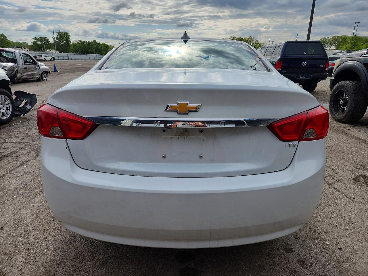 2018 CHEVROLET IMPALA LT photo 16