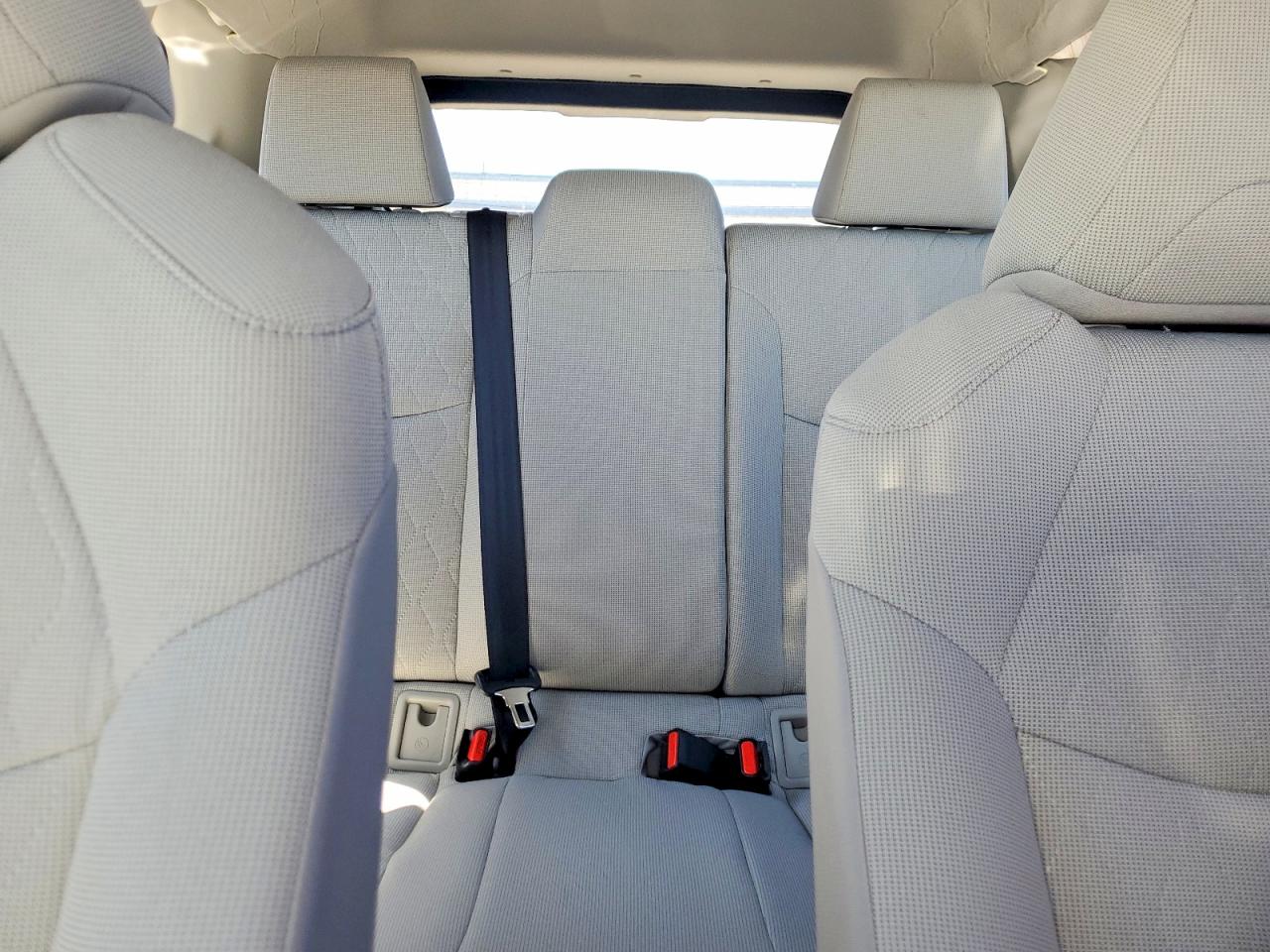 2025 TOYOTA COROLLA CROSS L photo 19