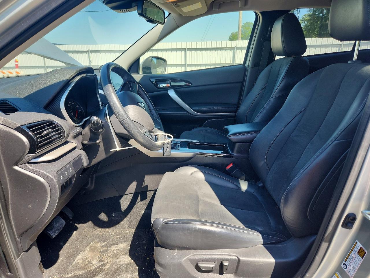 2023 MITSUBISHI ECLIPSE CROSS SE photo 13