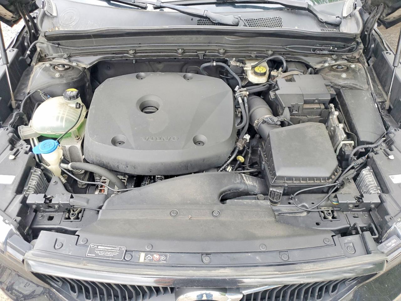 2020 VOLVO XC40 T5 MOMENTUM photo 23