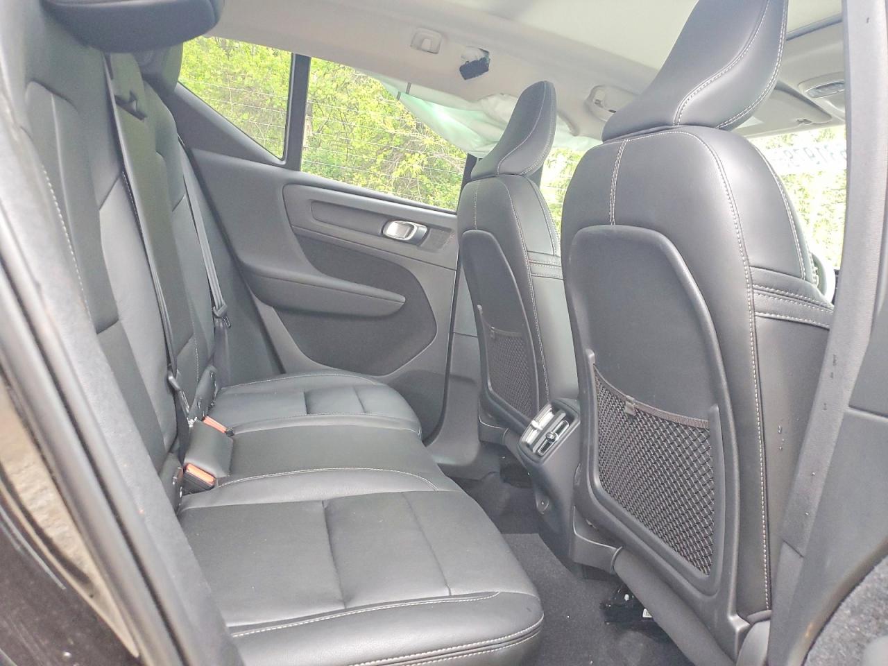 2020 VOLVO XC40 T5 MOMENTUM photo 21