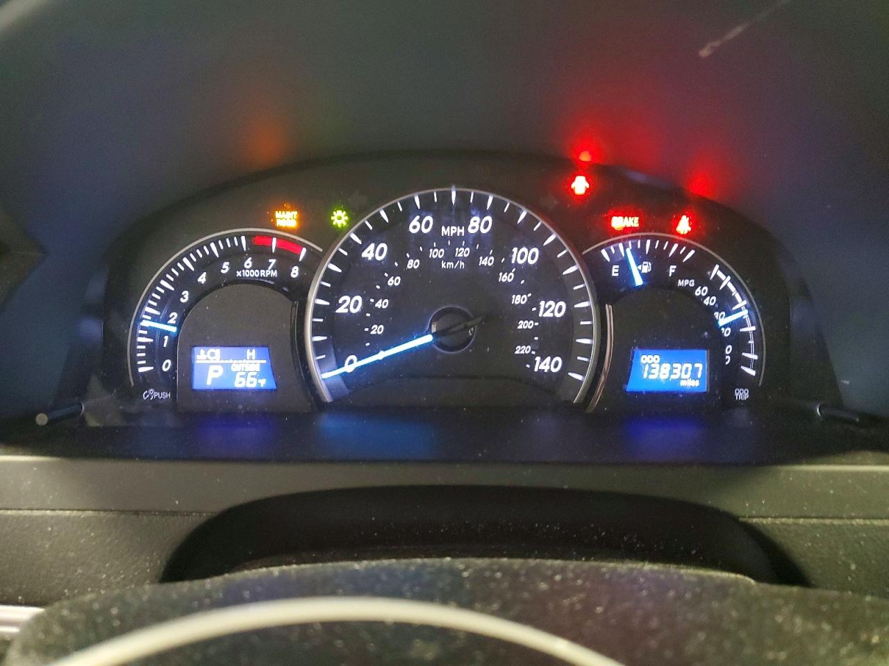 2014 TOYOTA CAMRY LE photo 25