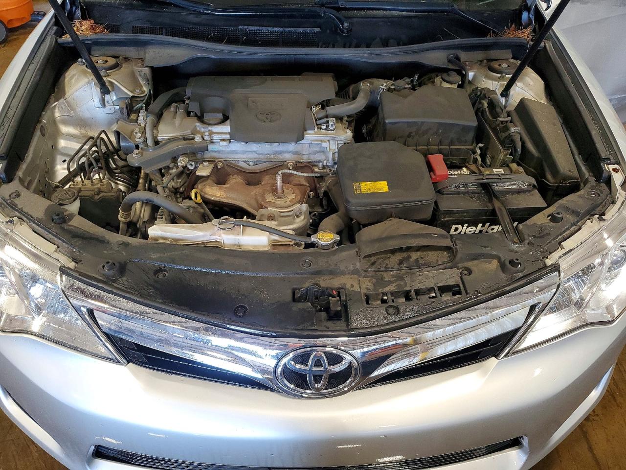 2014 TOYOTA CAMRY LE photo 31
