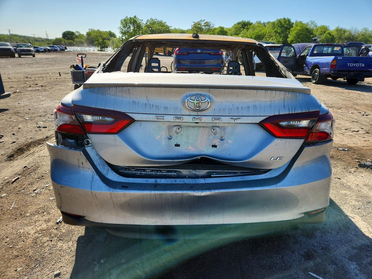 2024 TOYOTA CAMRY LE photo 16