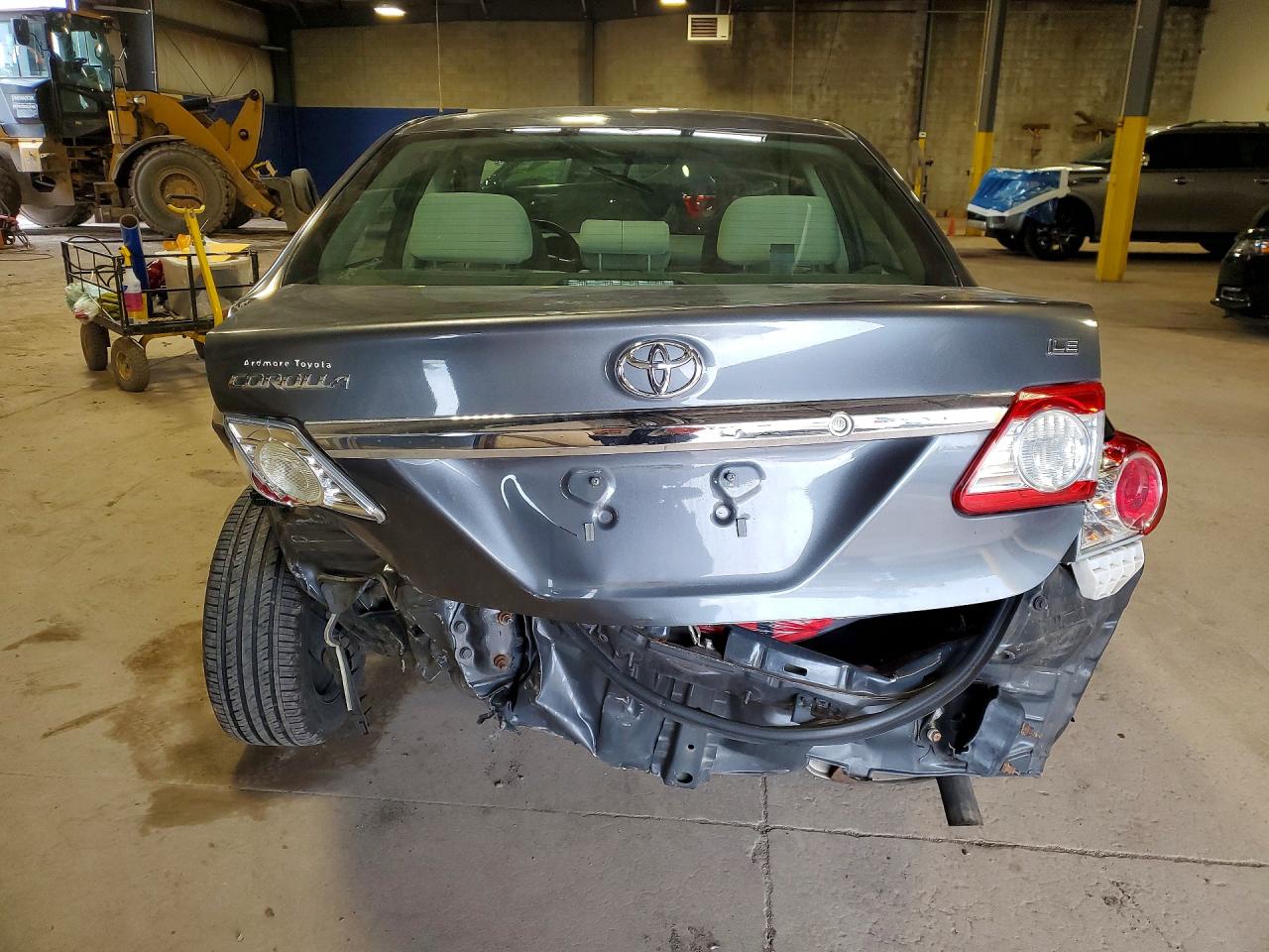 2012 TOYOTA COROLLA LE photo 11