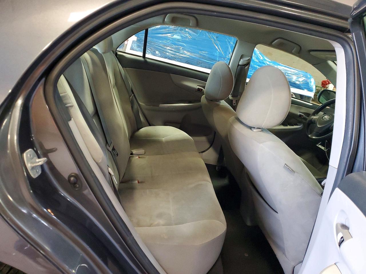 2012 TOYOTA COROLLA LE photo 19