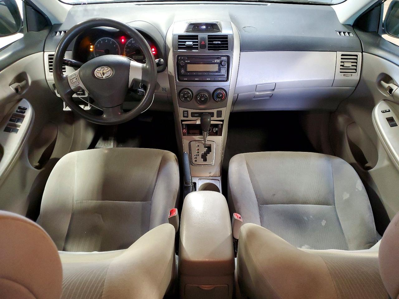 2012 TOYOTA COROLLA LE photo 15