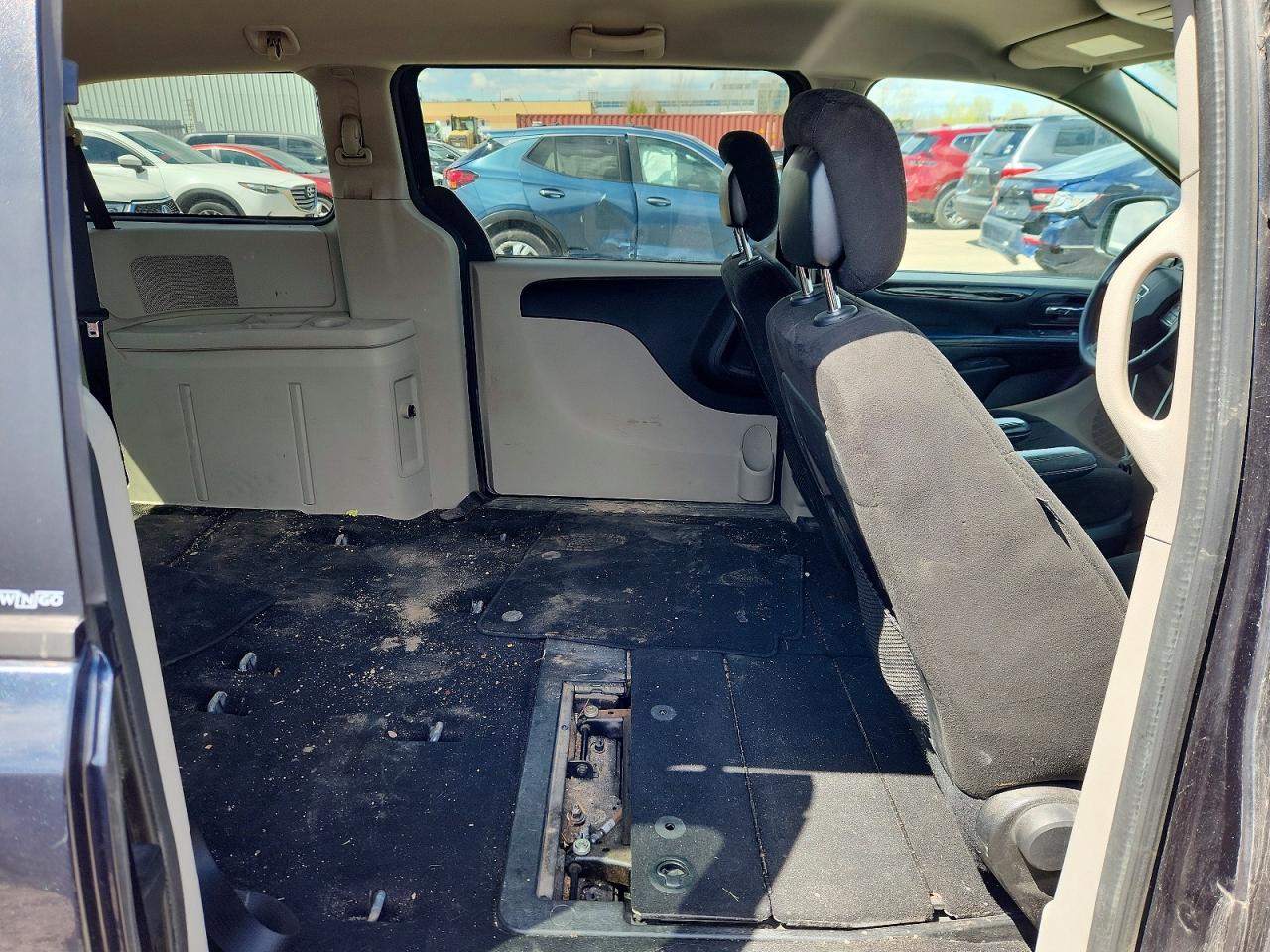 2013 DODGE GRAND CARAVAN SE photo 11