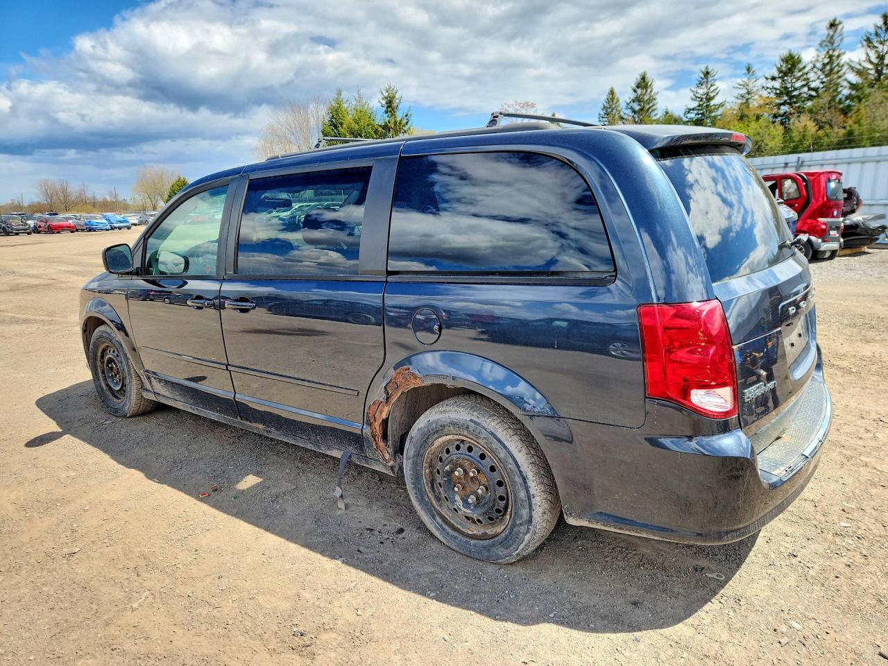 2013 DODGE GRAND CARAVAN SE photo 2