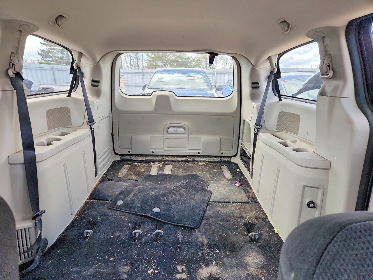 2013 DODGE GRAND CARAVAN SE photo 10