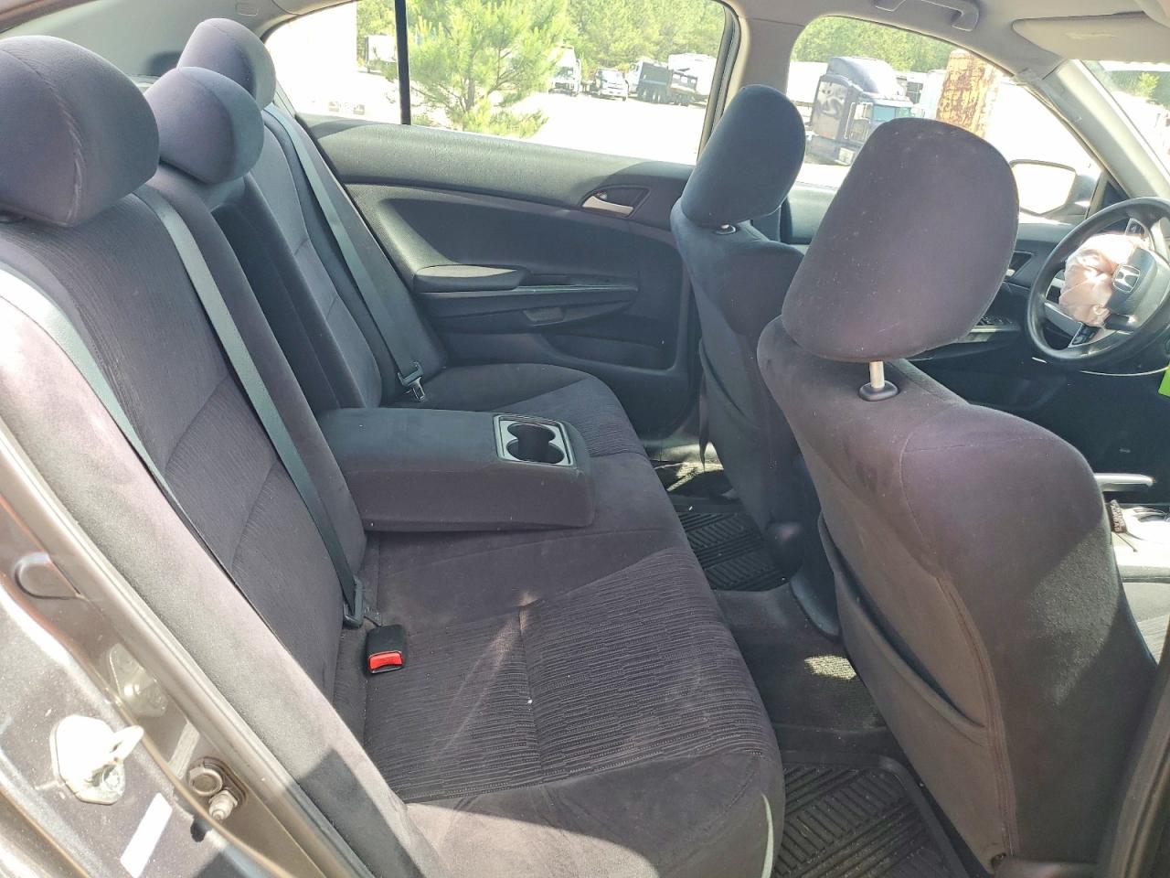 2011 HONDA ACCORD LX photo 19