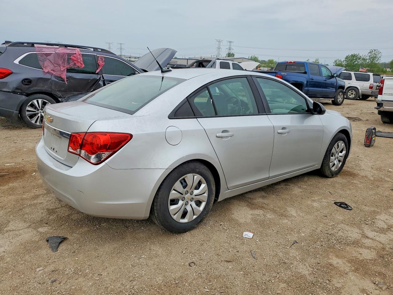 2013 CHEVROLET CRUZE LS photo 5