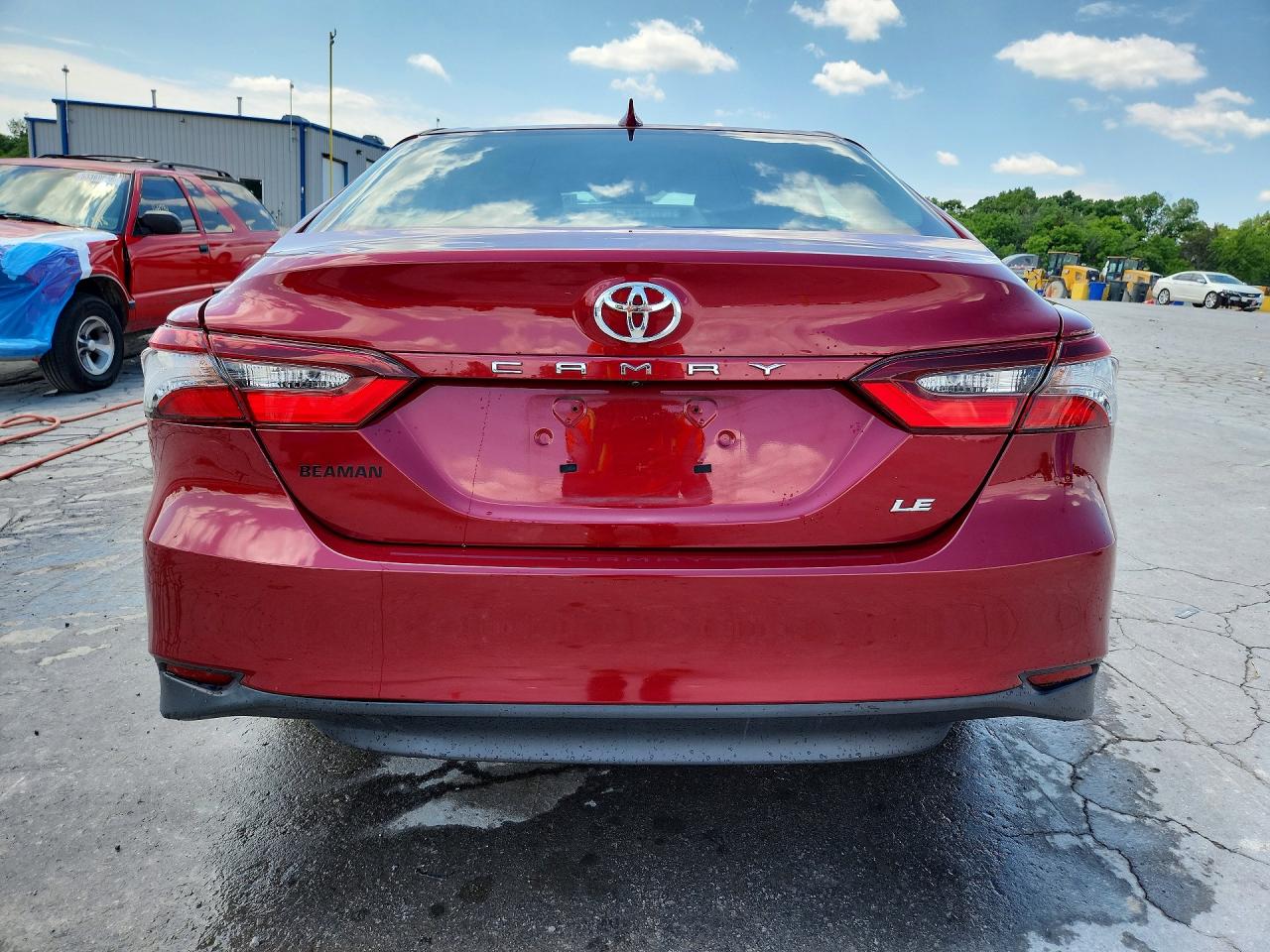 2021 TOYOTA CAMRY LE photo 16