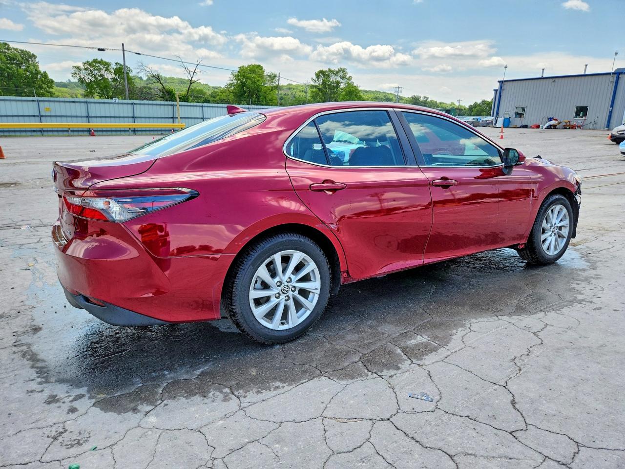 2021 TOYOTA CAMRY LE photo 7