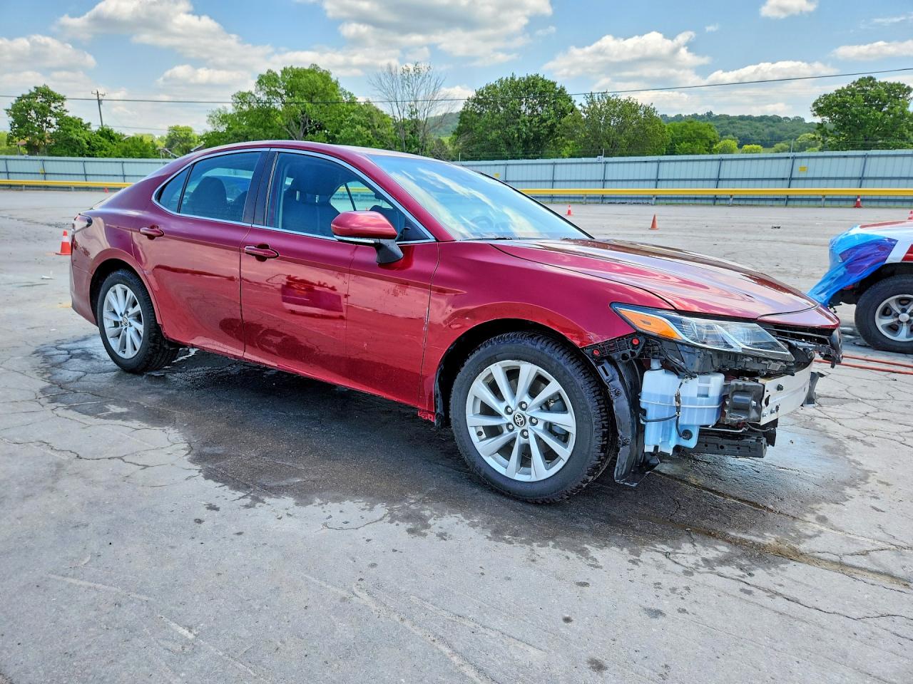 2021 TOYOTA CAMRY LE photo 10