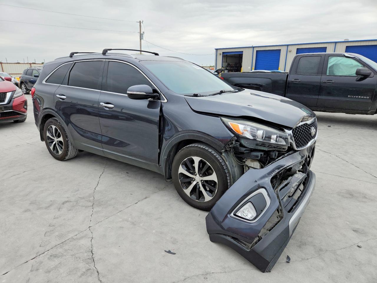 2017 KIA SORENTO EX photo 10