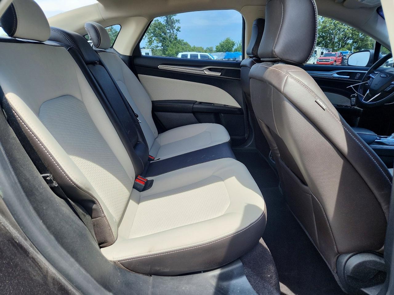 2020 FORD FUSION SE photo 19