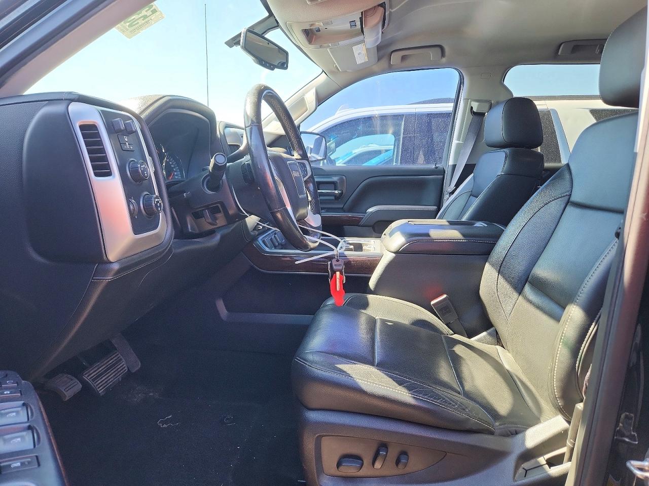 2017 GMC SIERRA K1500 SLT photo 19