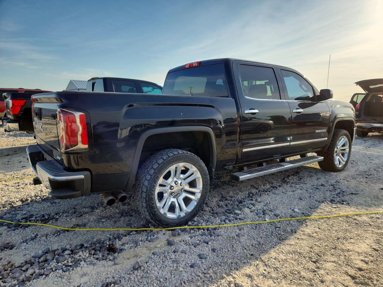 2017 GMC SIERRA K1500 SLT photo 7