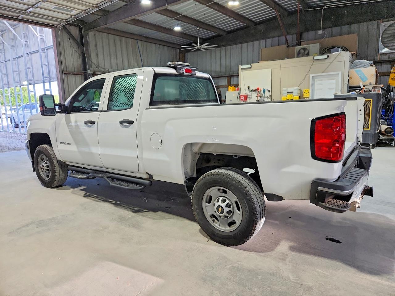 2018 CHEVROLET SILVERADO K2500 HEAVY DUTY photo 4