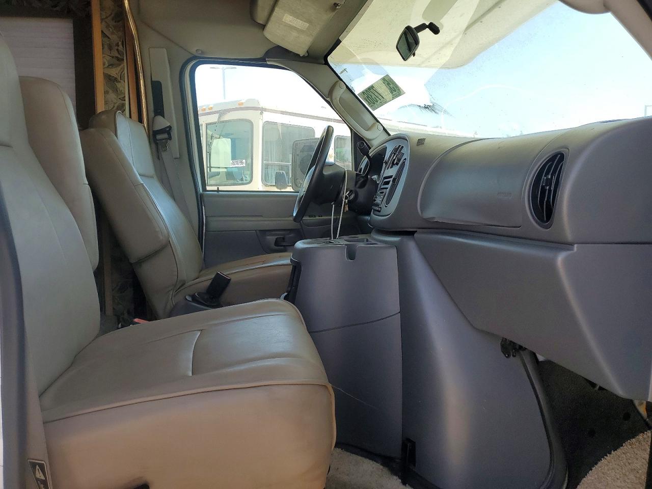 2003 FORD ECONOLINE E450 SUPER DUTY CUTAWAY VAN photo 9