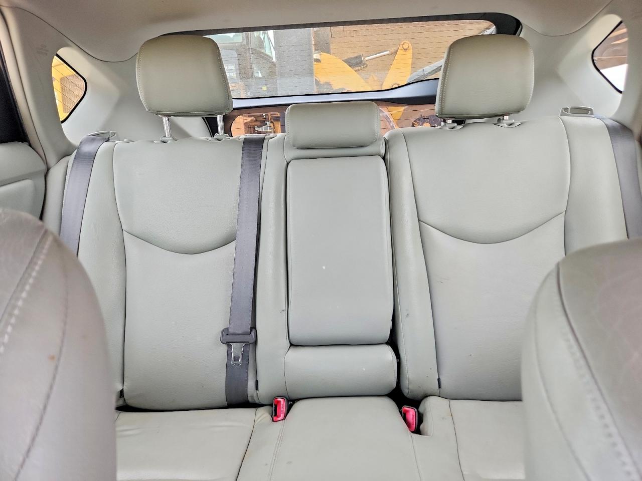 2012 TOYOTA PRIUS TWO photo 19