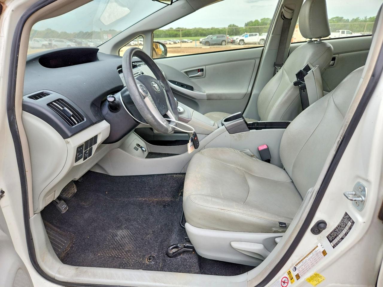 2012 TOYOTA PRIUS TWO photo 13