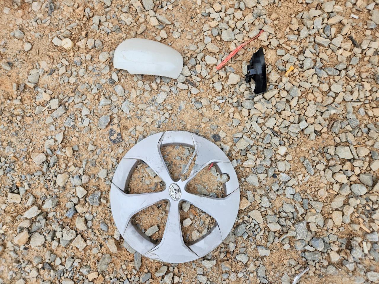 2012 TOYOTA PRIUS TWO photo 25