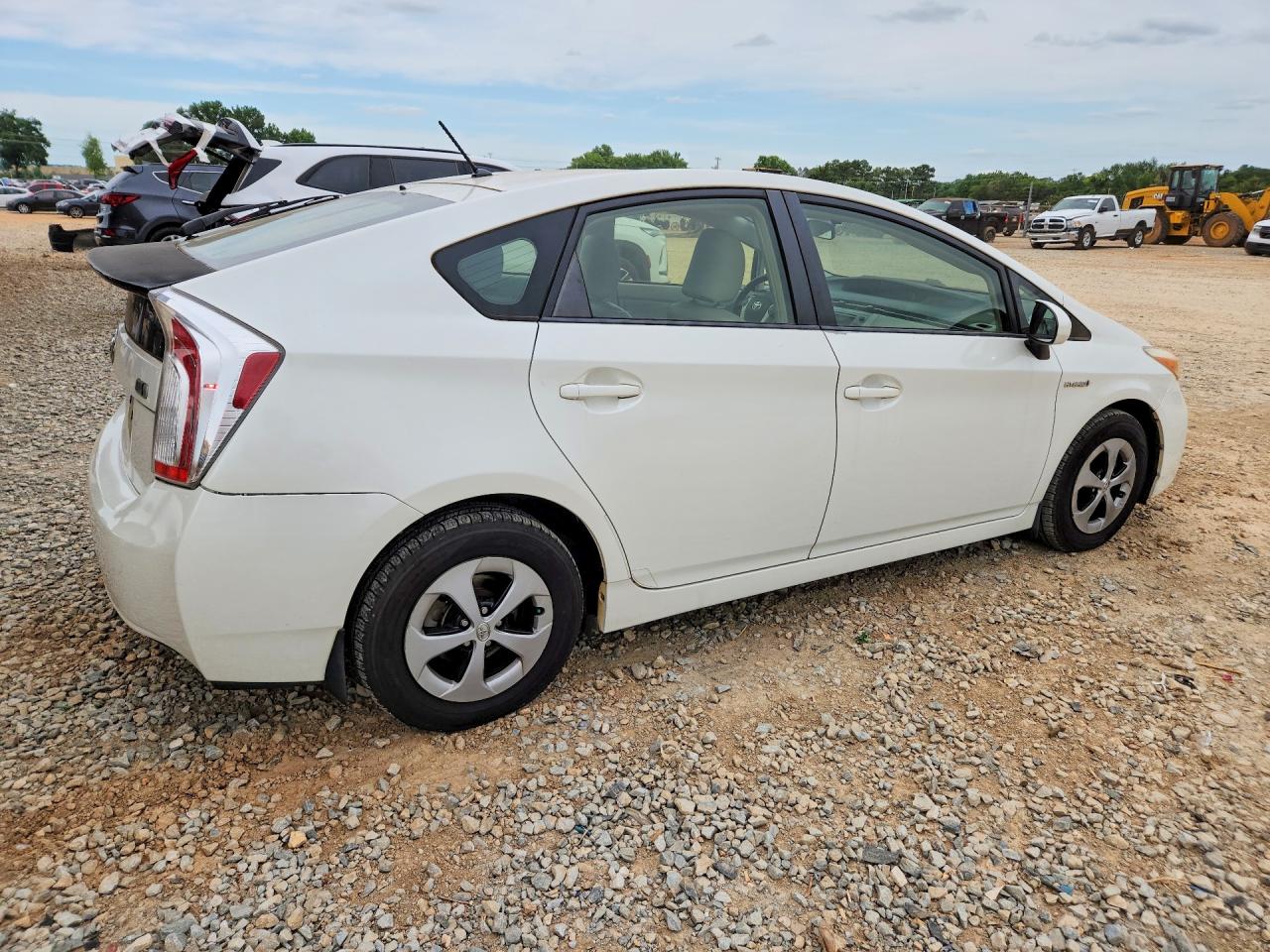 2012 TOYOTA PRIUS TWO photo 5