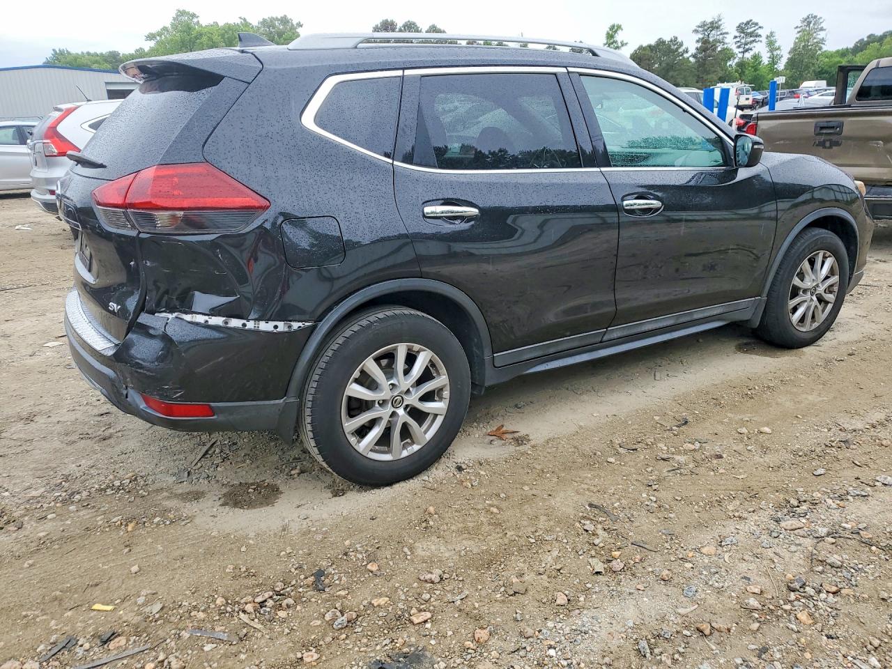 2018 NISSAN ROGUE SV photo 5