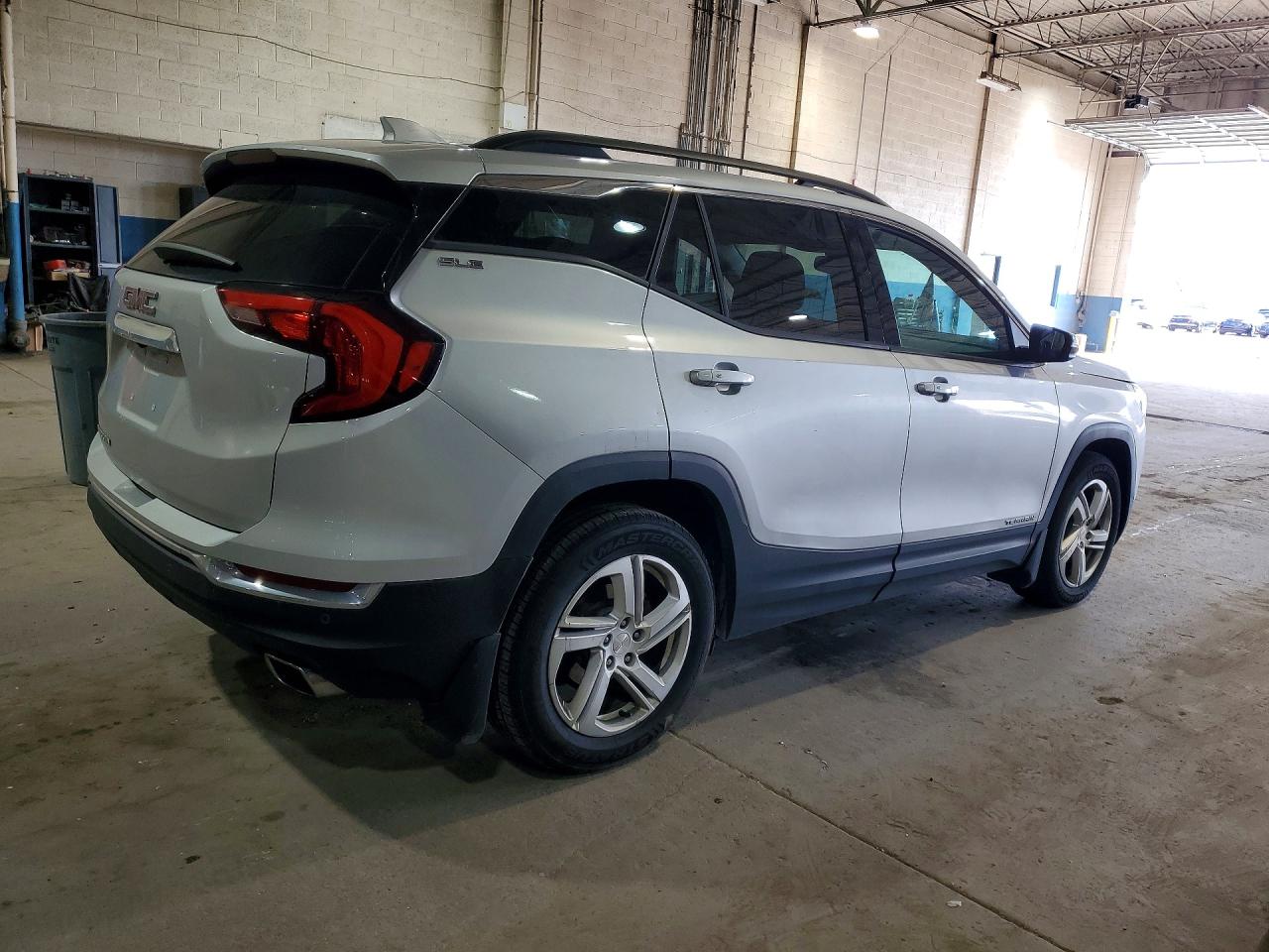 2018 GMC TERRAIN SLE photo 7