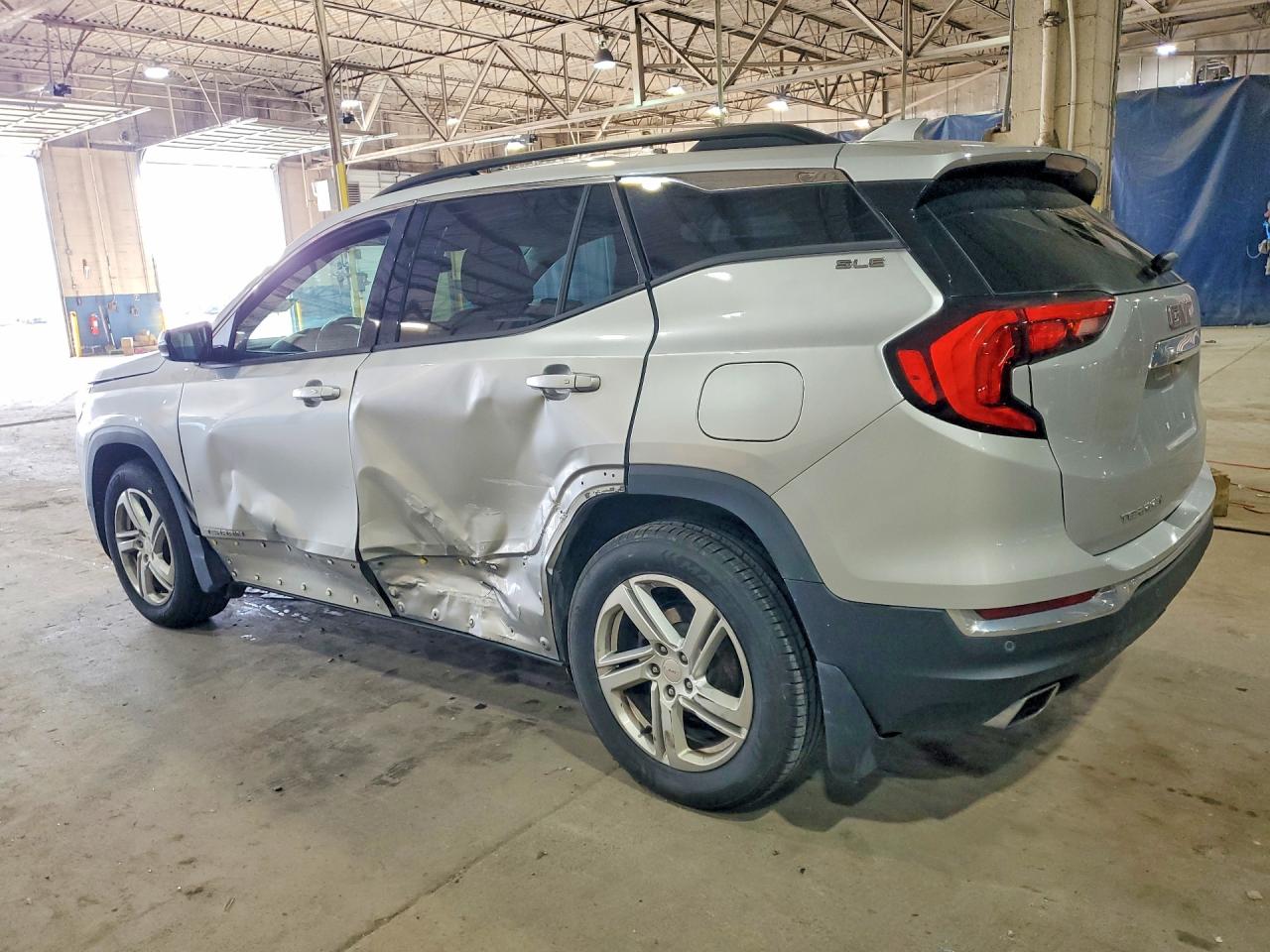 2018 GMC TERRAIN SLE photo 4
