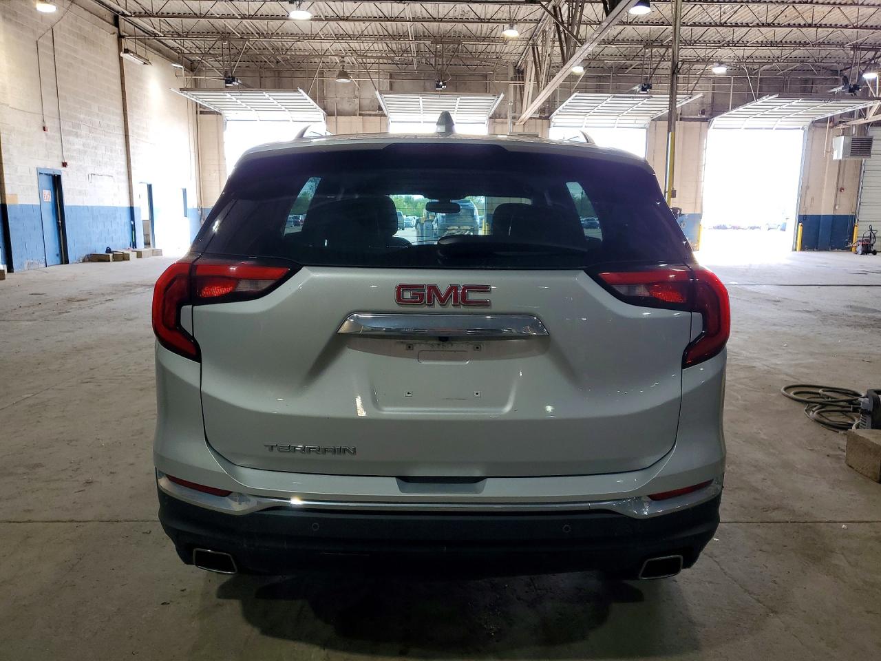 2018 GMC TERRAIN SLE photo 16