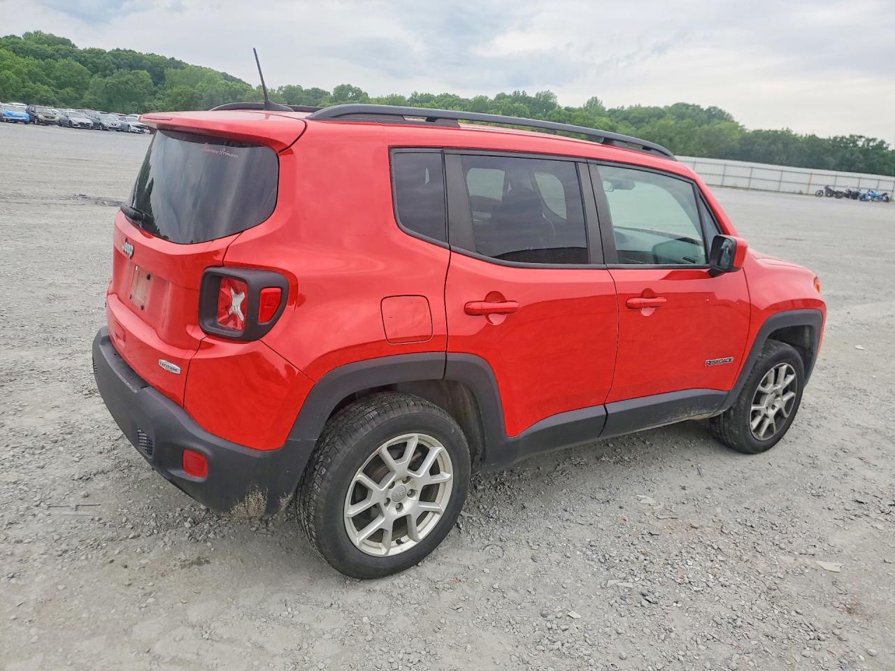 2020 JEEP RENEGADE LATITUDE photo 5