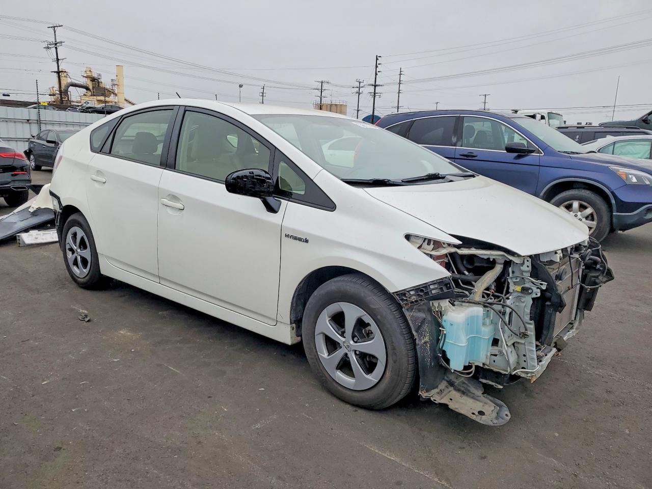2013 TOYOTA PRIUS FOUR photo 10