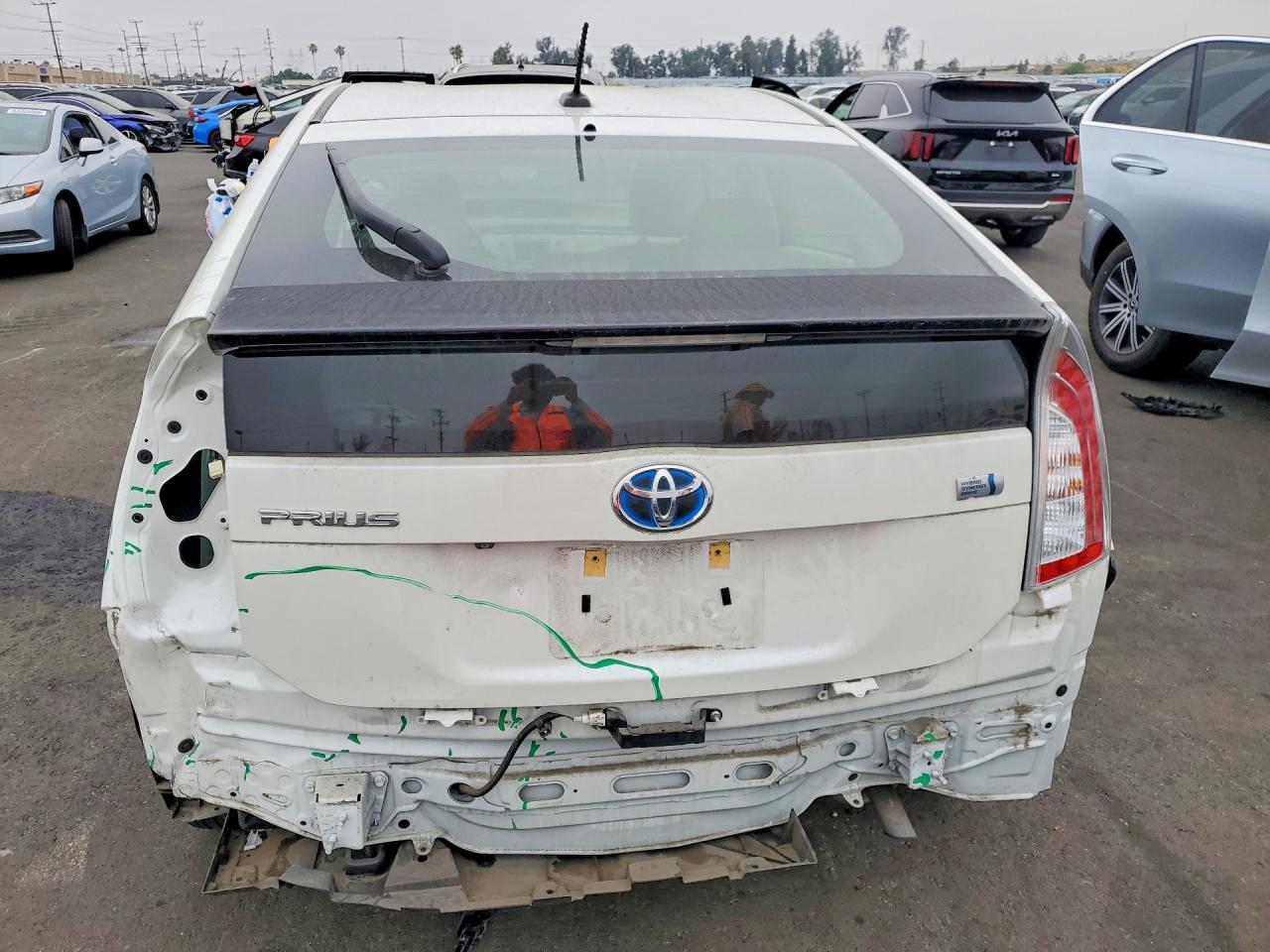 2013 TOYOTA PRIUS FOUR photo 16
