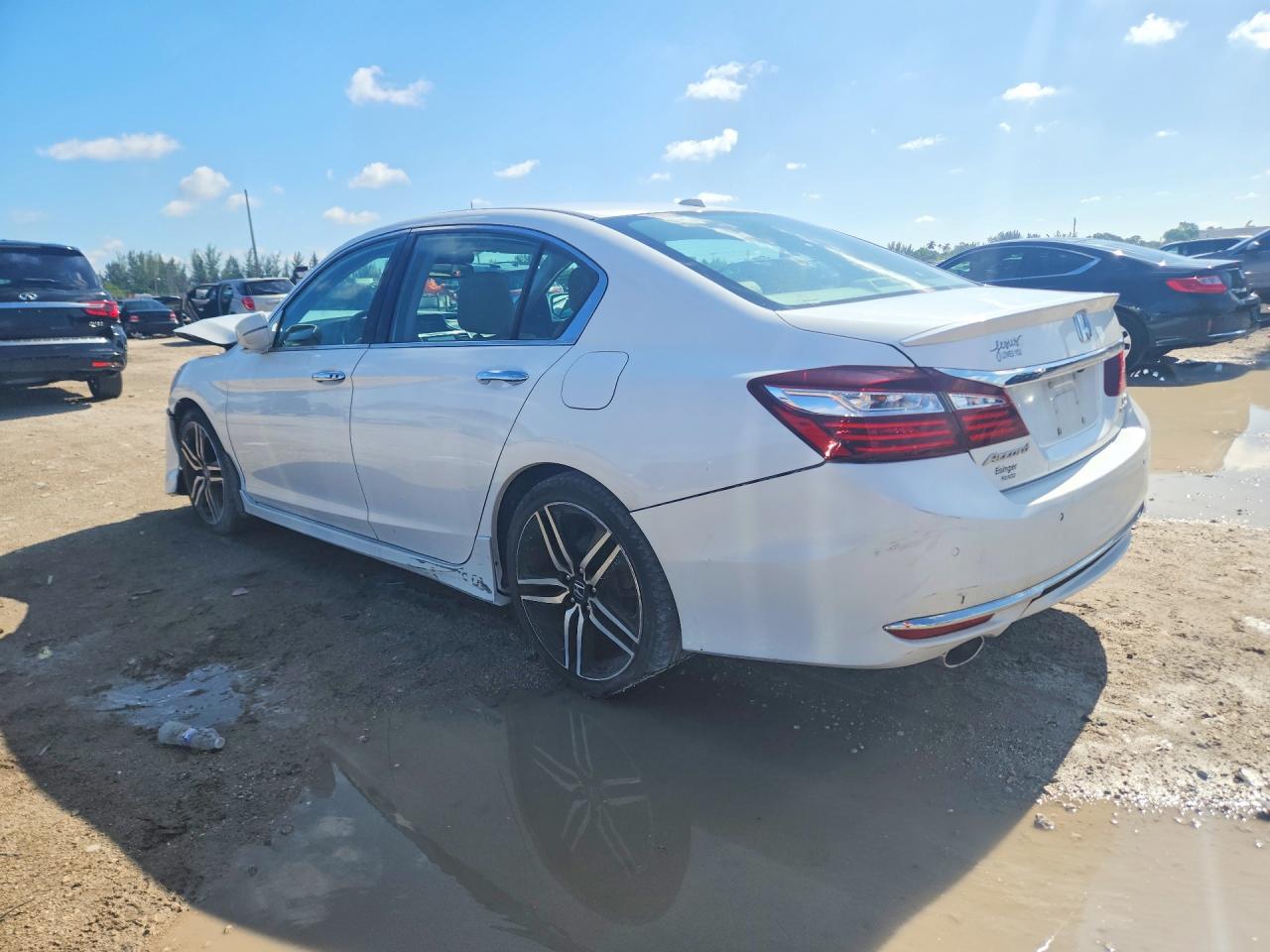 2016 HONDA ACCORD TOURING photo 2