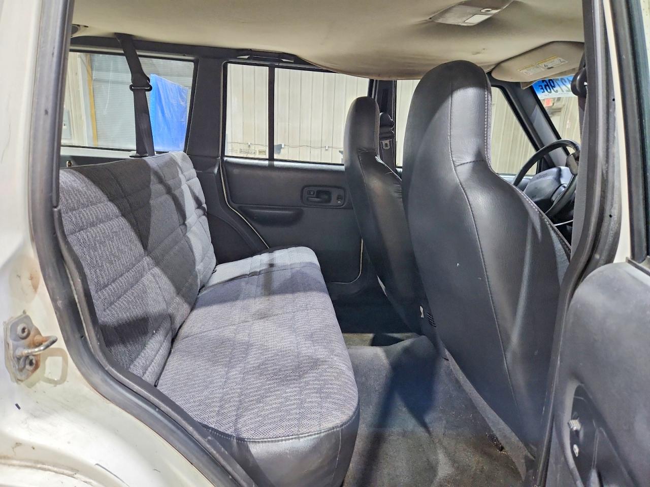 2000 JEEP CHEROKEE SPORT photo 31